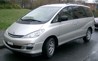 Автостекла Toyota Previa c установкой в Москве